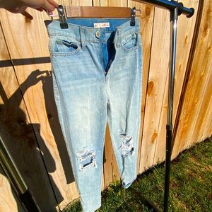 SO jeans!! Mom jeans